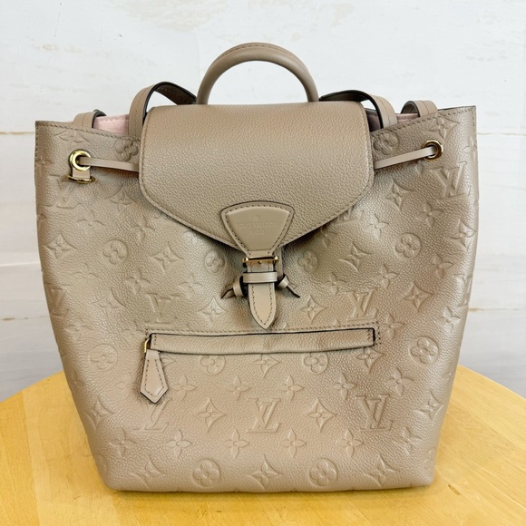 Louis Vuitton | Montsouris Backpack - Picture 4 of 16